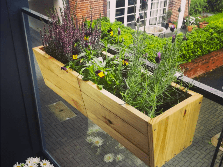 DIY balcony railing planter