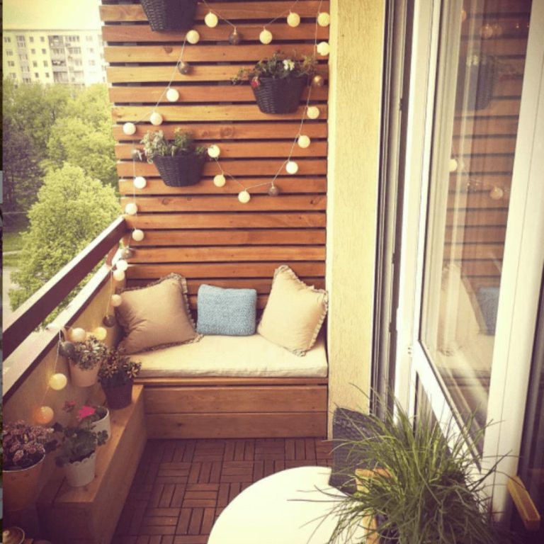 8 Simple Tips for Decorating a Tiny Balcony That Will Make a Large Impact