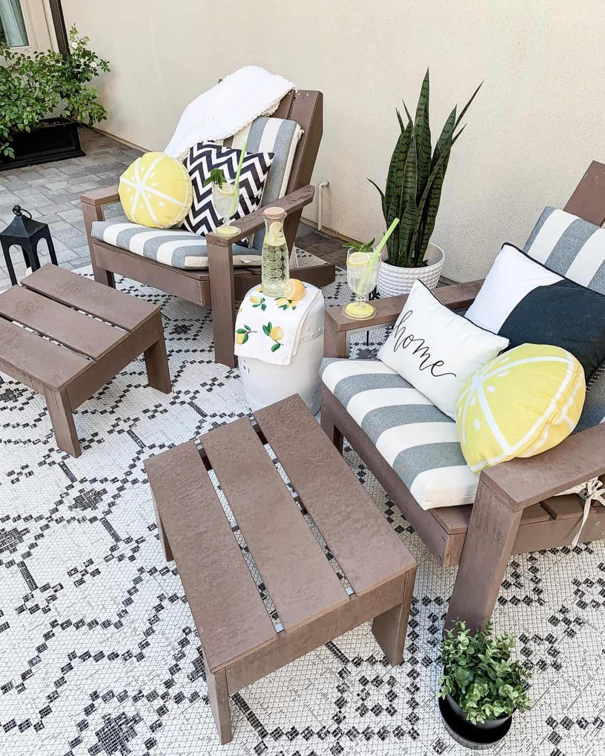 How to Select a Black and White Outdoor Rug Balcony Boss