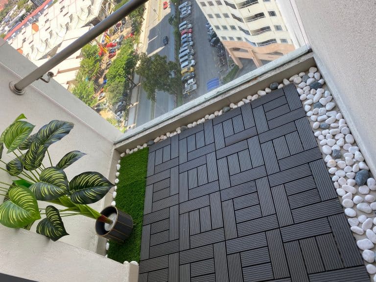 balcony-flooring-pebbles