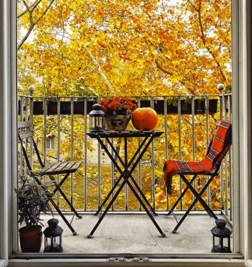 fall balcony decor ideas