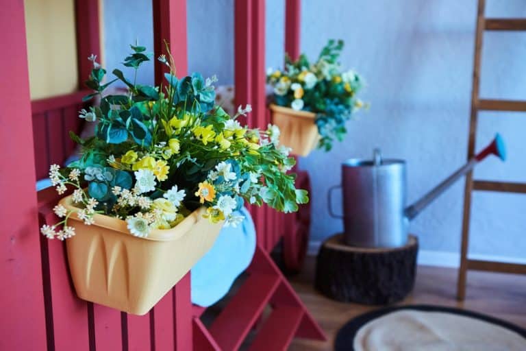 5 Ways to Fill an Outdoor Planter with Artificial Flowers