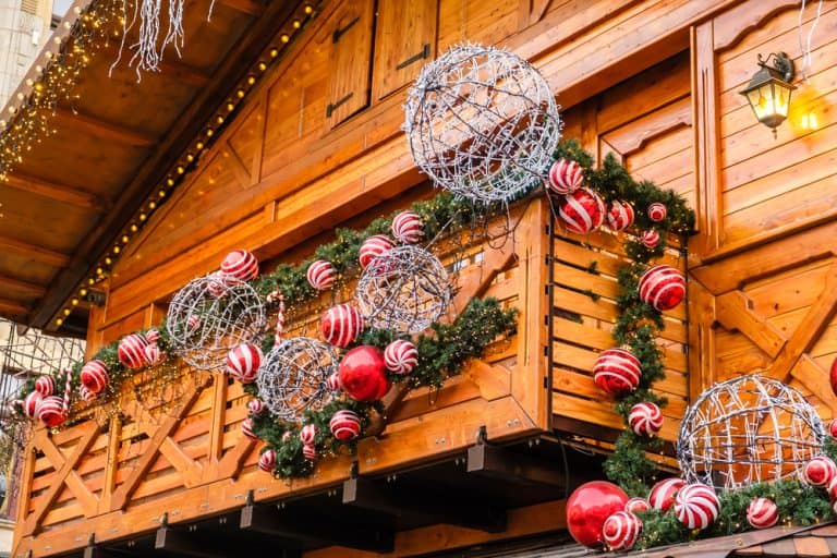 christmas balcony decor