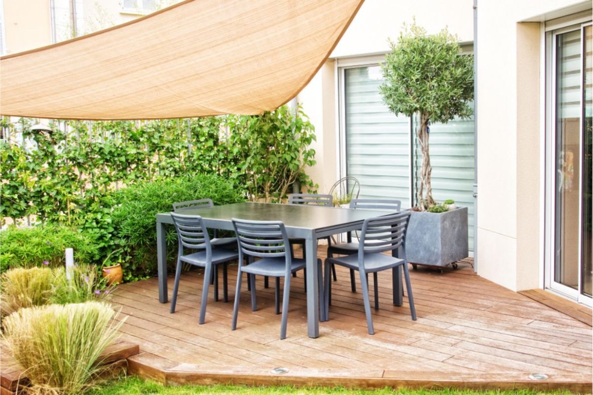 patio privacy with shade sail